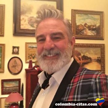 michaelec spoofed photo banned on colombia-citas.com