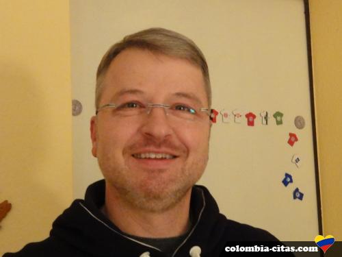 mrjames001 - date a Colombian, 100% free mrjames001